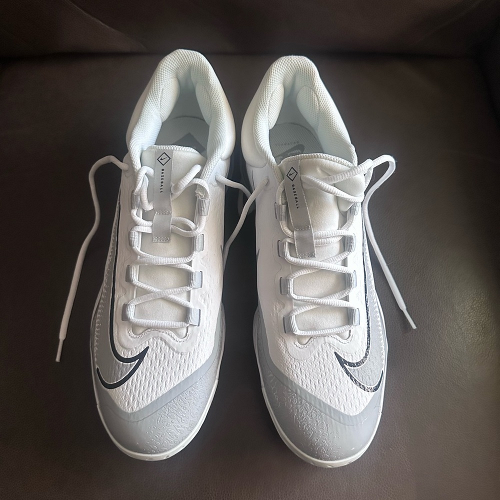 Nike White and Gray Athletic Shoes - Picture 3 of 6